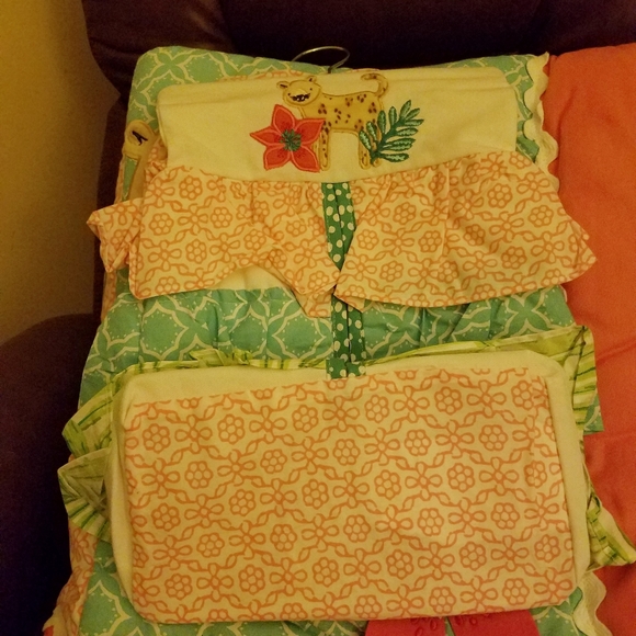 Levtex 5 piece crib bedding - Picture 4 of 6